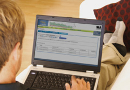 WH member using MyMeter on his laptop computer